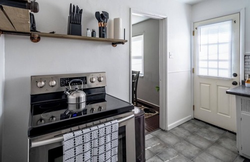 Moraine Apartment | The Urban Nest – 2BR Apt w/Work Desk & Laundry