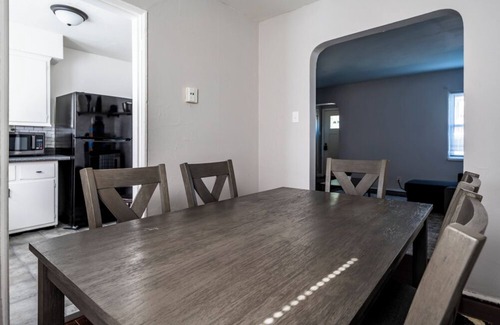 Moraine Apartment | The Urban Nest – 2BR Apt w/Work Desk & Laundry