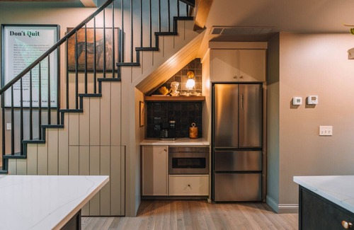 New Philadelphia Cabin | The UtopiA @ Paradise Lake