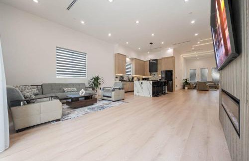 Valley Glen House | The Valley Nest Backyard Gameroom