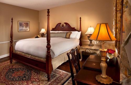 French Quarter Hotel | The Vendue, Downtown Art Hotel