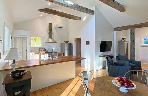 North Bennington House | The Vermont Farmhouse + Stunning Views + Dog Friendly + Adjacent Nature Preserve