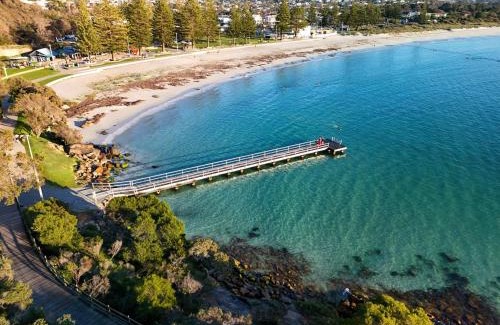 Middleton Beach House | The View, Albany Holiday House