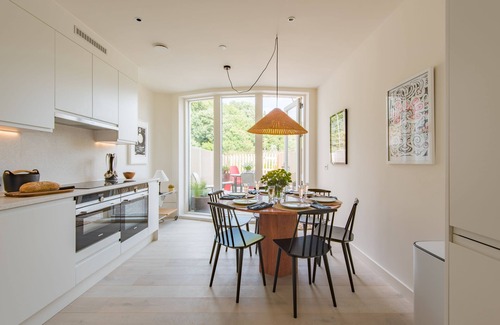 Folkestone House | The View at Shoreline - a holiday let by Bloom Stays that sleeps 4 guests in 2 bedrooms