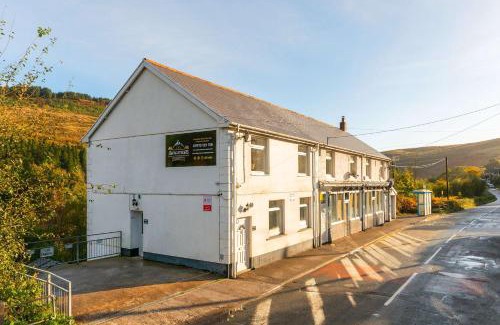 Port Talbot Apartment | The VIEW Spacious Apartment In Afan Forest Bike Park By StayStaycations