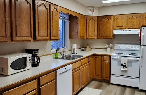 White Sulphur Springs House | The View at Moose Landing