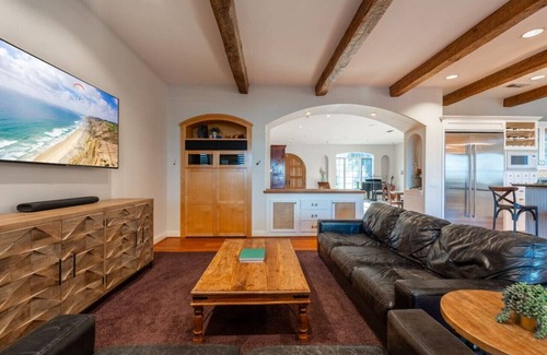 Fallbrook House | The Villa Serena Luxury Home