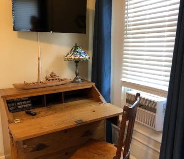 Azalia Bed & Breakfast | The Vine Bed & Breakfast, LLC