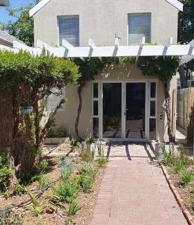 Eikenbosch Apartment | The Vine Cottage