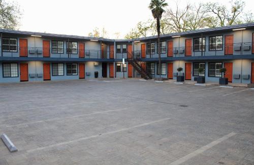 Downtown Hotel | The Vine Inn Davis