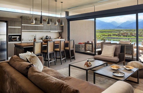 Vista Flores Hotel | The Vines Resort & Spa