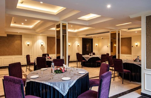 Dal Lake Hotel | The Vintage Srinagar at Dal Lake