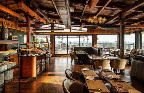 Dal Lake Hotel | The Vintage Srinagar at Dal Lake