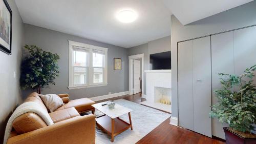 Hyde Park Apartment | The Vista View Villa 2 Charming Retreat for 4