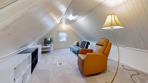 Hyde Park Apartment | The Vista View Villa 2 Charming Retreat for 4