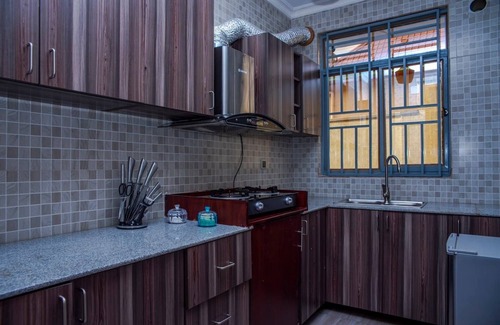 Kigali House | The Voyager Inclusive stay deluxe.*Gate to Kigali*