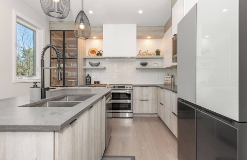 Kemptville House | The Wabi Sabi: 5-bedrooms luxury golf course home