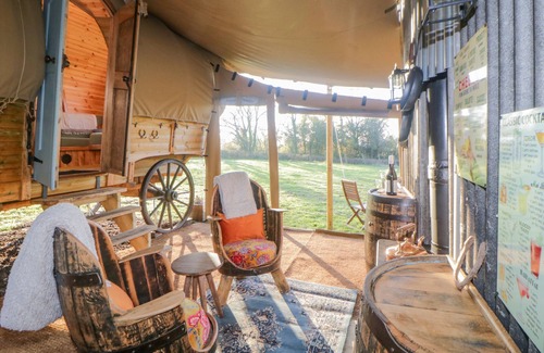 Ottery St Mary Cottage | THE WAGON AT BURROW HILL, pet friendly in Ottery St Mary