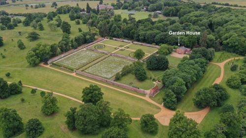 Hertford House | The Walled Garden at Woodhall Estate