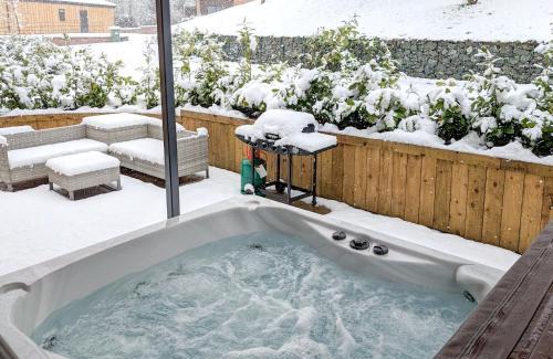 Chirk Bank Resort | The Warrens At Foxtail