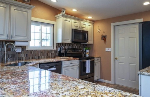 Bayshore Gardens House | The Water's Edge in Bradenton