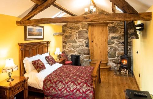 Whitbeck House | The Wayside and Whisky Barn