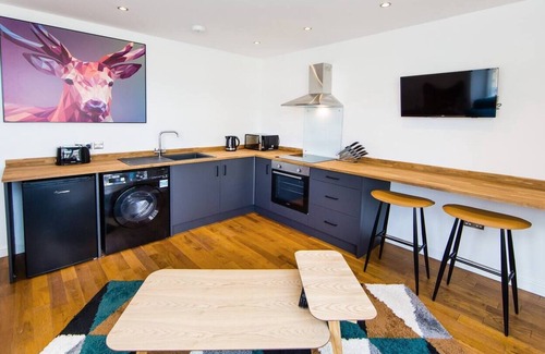 Shipley Apartment | The Weaver Suite at Salts House