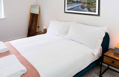 Shipley Apartment | The Weaver Suite at Salts House