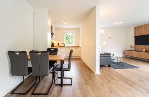 Bad Zwischenahn Apartment | The "Weißer Weg" vacation apartment offers 81 square meters of modern comfort for up to four people.