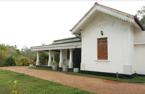 Talpe Villa | The Well House In Hikkaduwa, for 6 guests, 3 bedrooms, 3 bathrooms