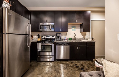 Roanoke Apartment | The West End Flats