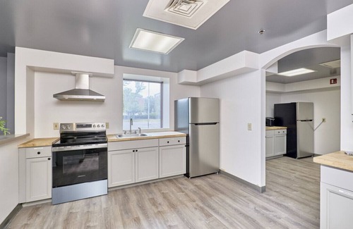 Central West End Hotel | The West End Hotel- 2 Queen Beds