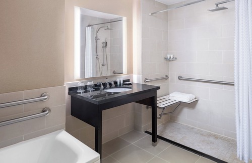 Linthicum Heights Hotel | The Westin Baltimore Washington Airport - BWI