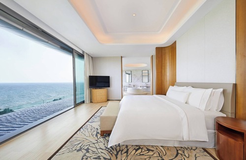 Lingshui Hotel | The Westin Blue Bay Resort & Spa