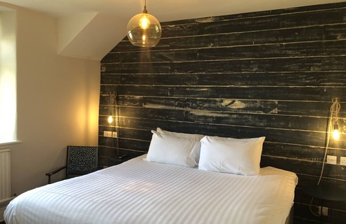 Beetham Hotel | The Wheatsheaf