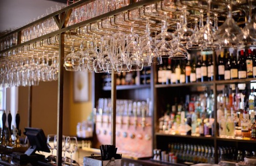 Hertford Hotel | The White Horse