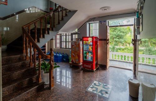 Kathmandu Villa | The White House Villa 8 bedroom with Swimming Pool