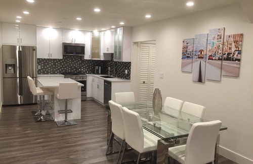 Castro Valley Condo | “The White House” You will have the best experience
