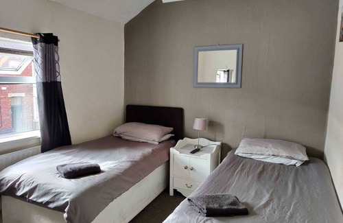 Grantham House | The White Lion