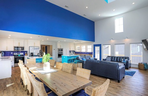 Glenwood House | The WhiteWater: River Front and Game Room