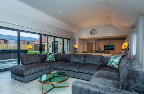 Dunholme House | The Willows, Ashlin Farm Barns