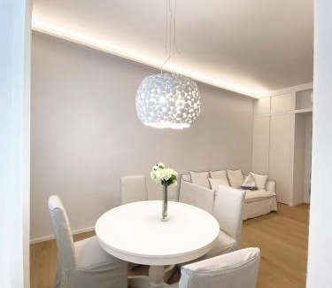 Como Apartment | The window on the theatre and the cathedral - Luxury apartment