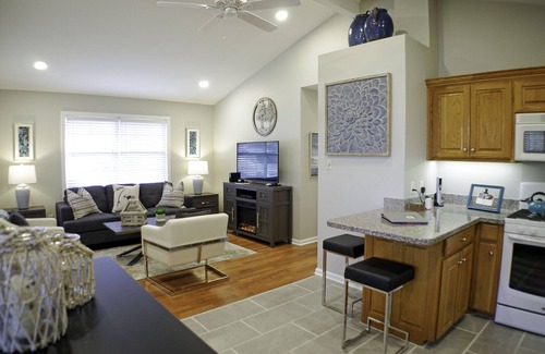 Rockwell Cottage | The WindWalker on Lake Hamilton - Kayak and Paddle Board Fun on the Lake!