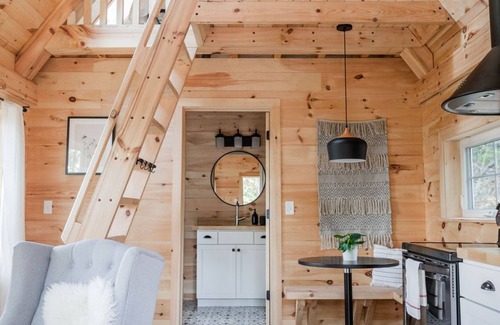 Lookout Mountain House | The Wingtip at Tiny Bluff