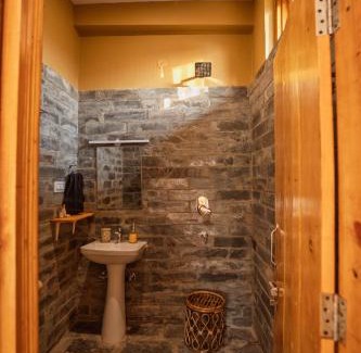 Bir Cabin | The Winter Courtyard by AVVAs Stays