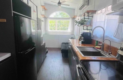 Bendena House | The Wisteria, Tiny Home Getaway