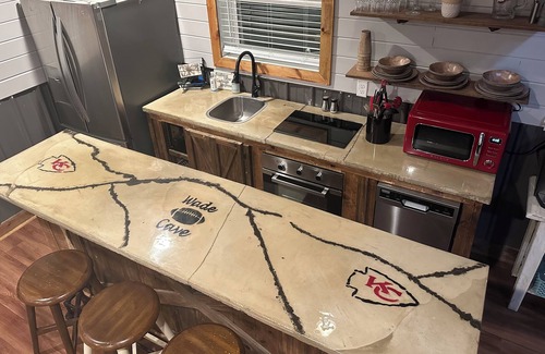 Smithville Cottage | The Woodsy Retreat