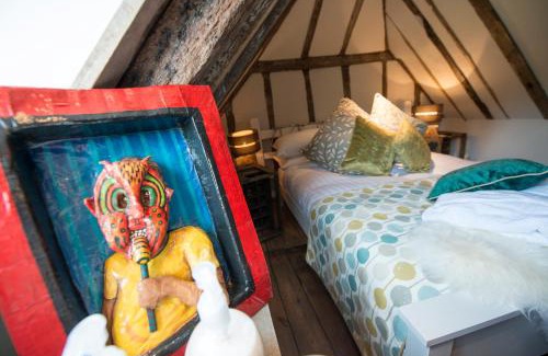 Wavehorne Hotel | The Woolpack Inn