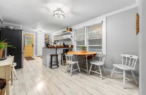 Bethera House | The Wrenn’s Nest - Quaint National Forest Getaway