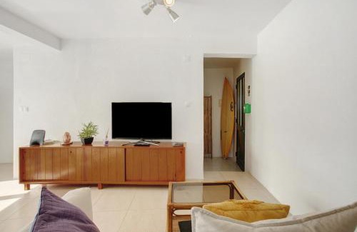 Jardim do Mar House | The Yellow House